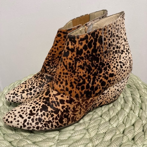 Anthropologie Matisse Nugent Boho Pony Hair Leopard Print Hidden Wedge Booties - Picture 4 of 12